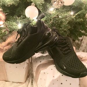 Nike Airmax 270 women’s Running shoe, Black.